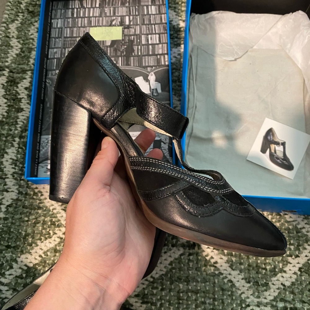 John Fluevog Sigourney Black Leather Heels - Picture 12 of 16